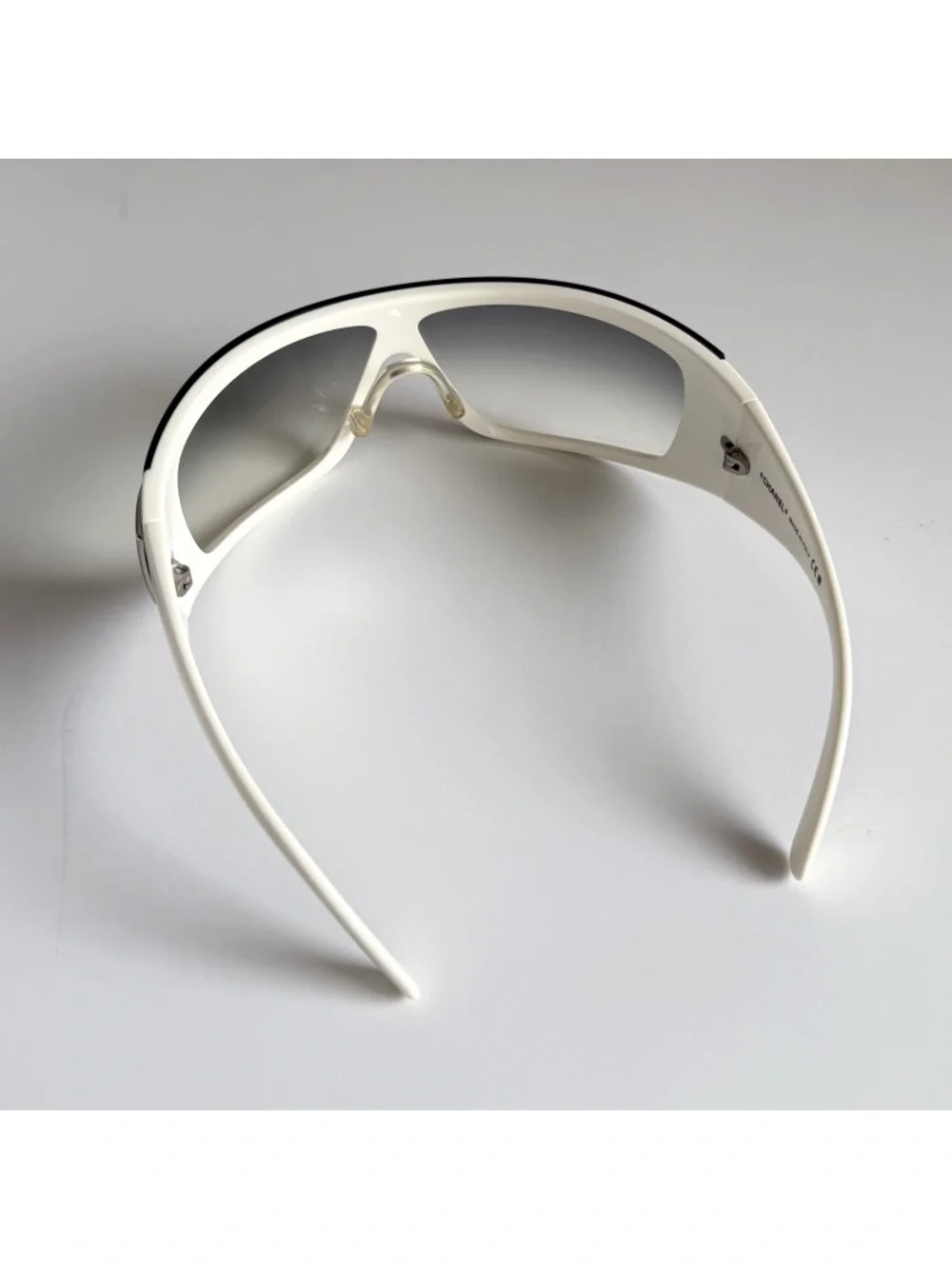 CHANEL Classic Vintage Y2K White CC Logo 5085 Shield Sunglasses - Picture 6 of 9